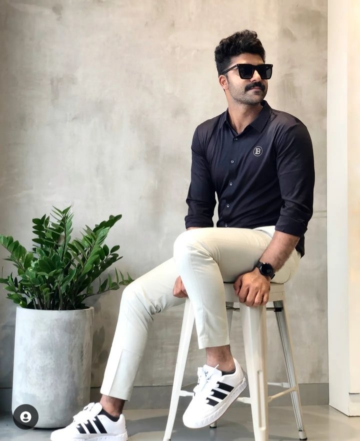 manifest fashion store